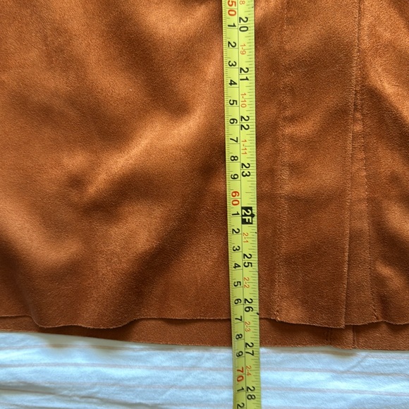 New MO&Co. women’s suede skirt - Picture 6 of 6